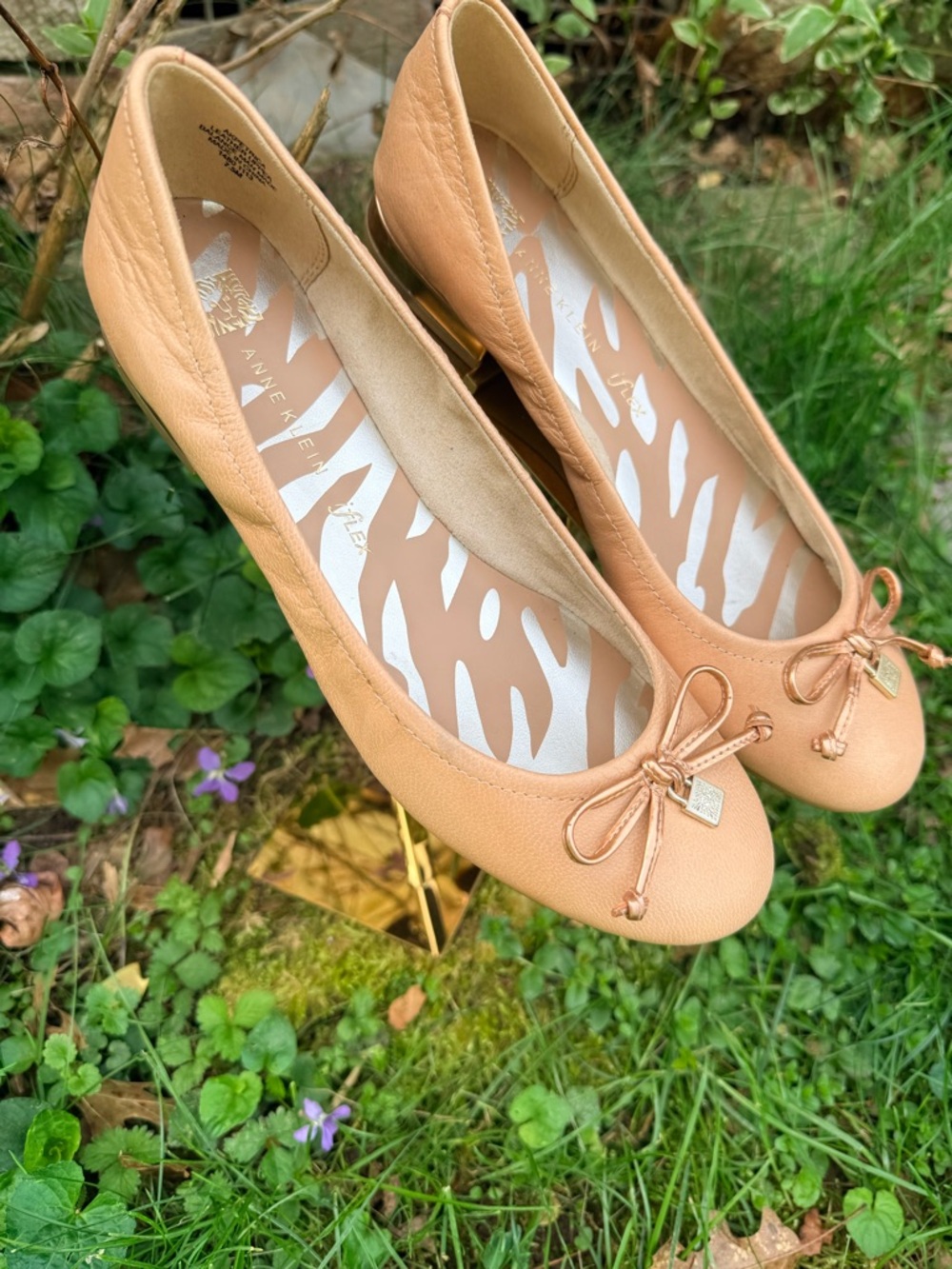 Stunning Anne Klein Akpetrica Flex  Ballet Flats with Bow NWT Sz. 7